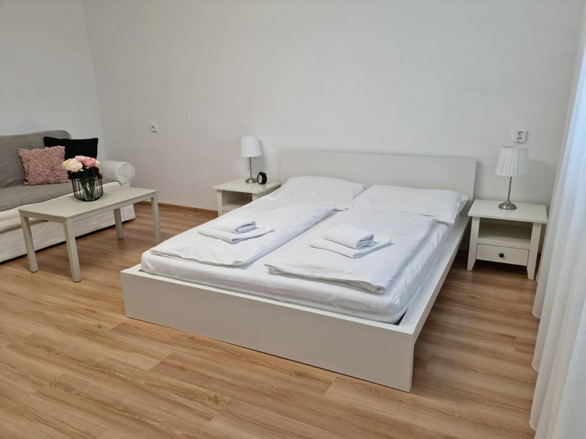Stara Posta Bed & Breakfast Svidnik Bagian luar foto